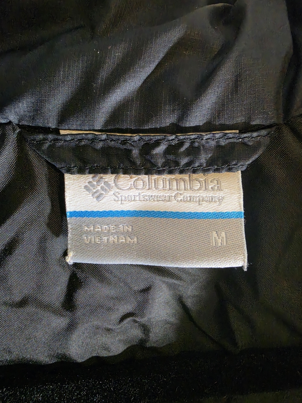 Columbia Women's Black Quilted Puffer Vest - Picture 9 of 9